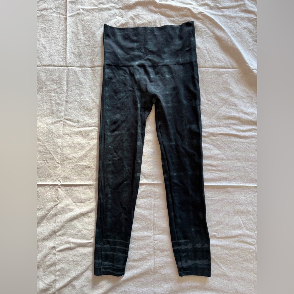 SPANX Dark Blue / Green Camo Leggings